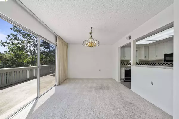 1201 Fairlawn Ct #11, Walnut Creek, CA 94595