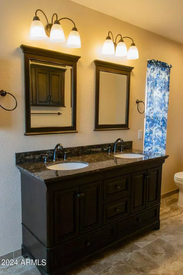 5609 W FRYE Road, Chandler, AZ 85226