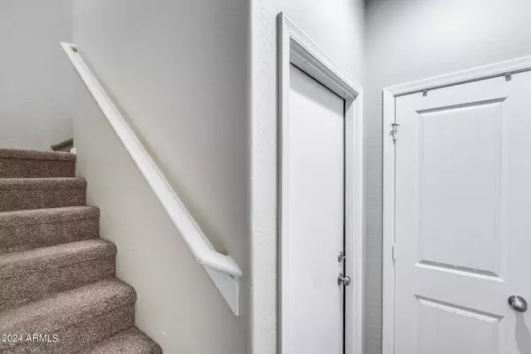 2725 E MINE CREEK Road #2162, Phoenix, AZ 85024