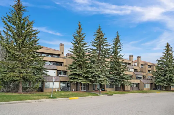 203 Village TER SW #8, Calgary, AB T3H 2L4