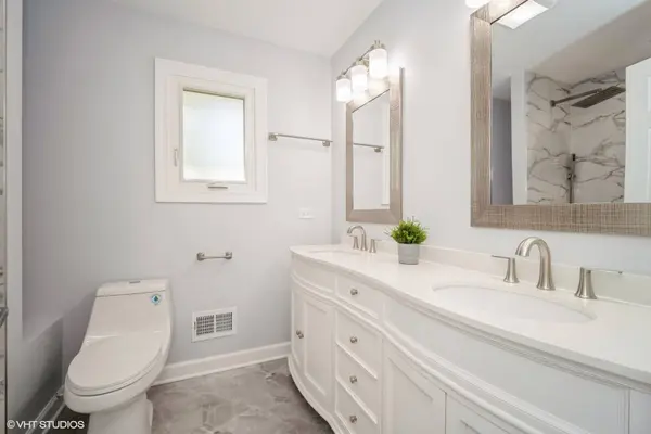 1121 N Wheeling RD, Mount Prospect, IL 60056