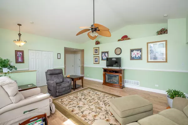 4607 Kylemore CT, Joliet, IL 60431