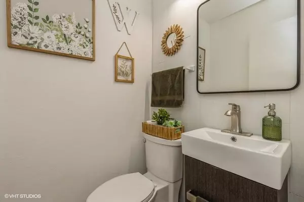 8707 Townsend Avenue #C, Urbandale, IA 50322