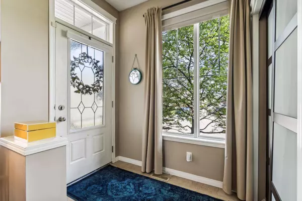 80 Auburn Bay VW SE, Calgary, AB T3M 0C7