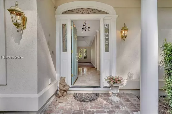 13 Timber LN, Hilton Head Island, SC 29926