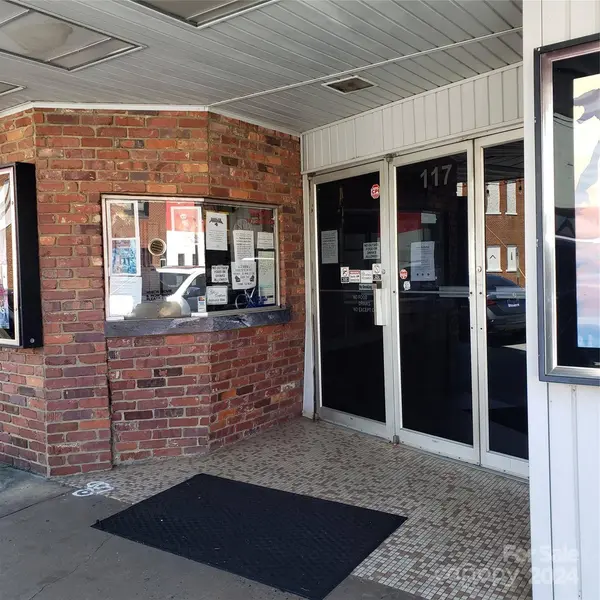 117 N College AVE, Newton, NC 28658