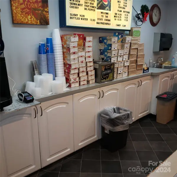 117 N College AVE, Newton, NC 28658