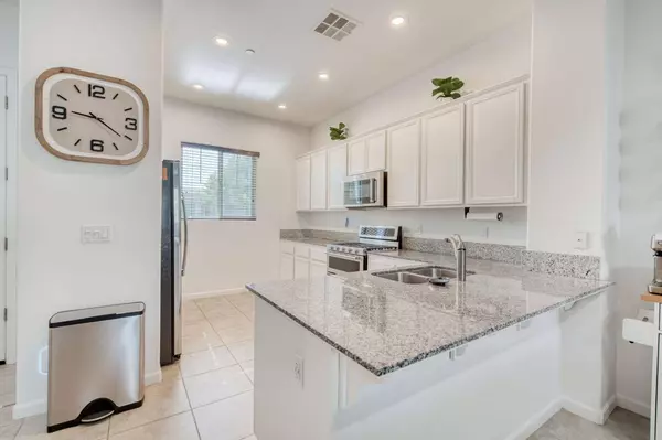 3797 N Carriage Avenue, Fresno, CA 93727