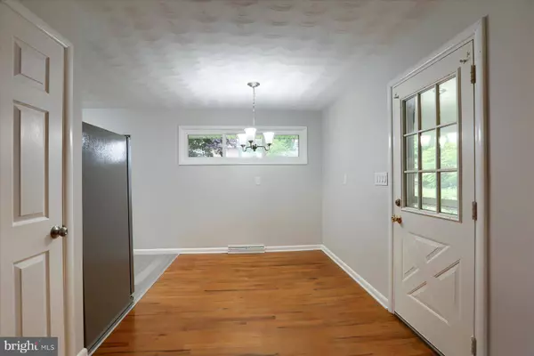 27 BRENTWOOD RD, Camp Hill, PA 17011