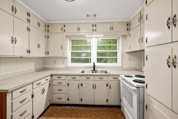 414 Grogan ST, Lavonia, GA 30553