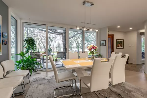 House For Sale Lethbridge South - Henderson Lake - Lethbridge, Alberta 