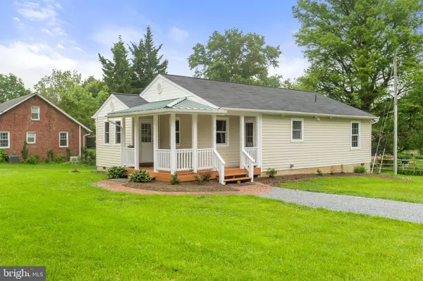 3 S JAMES ST, Hamilton, VA 20158