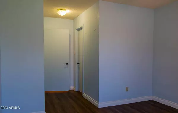 5609 W FRYE Road, Chandler, AZ 85226