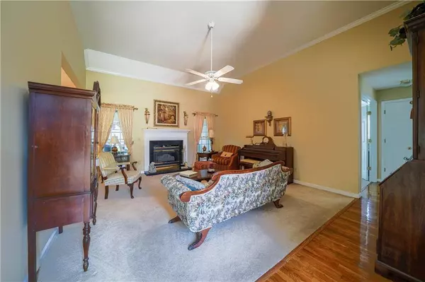 6 Saddlebrook DR, Cartersville, GA 30120