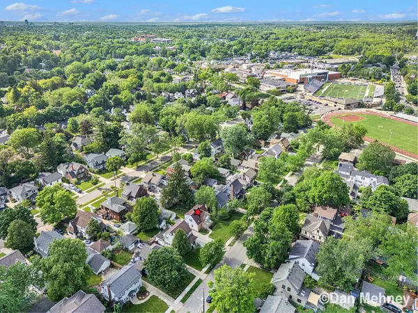 929 Maxwell SE Avenue, Grand Rapids, MI 49506