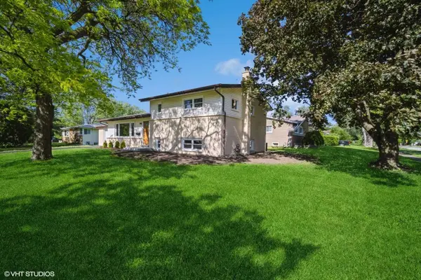 1121 N Wheeling RD, Mount Prospect, IL 60056