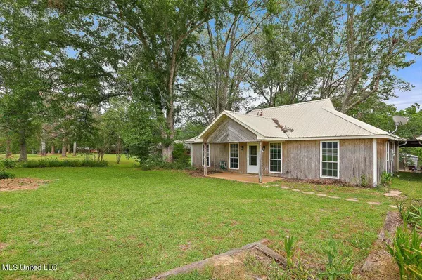 2747 Davis Road, Terry, MS 39170