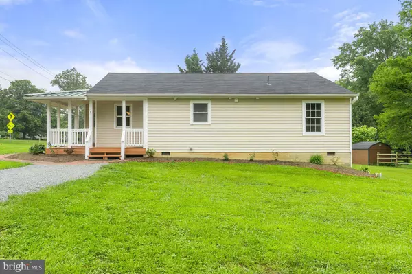 3 S JAMES ST, Hamilton, VA 20158