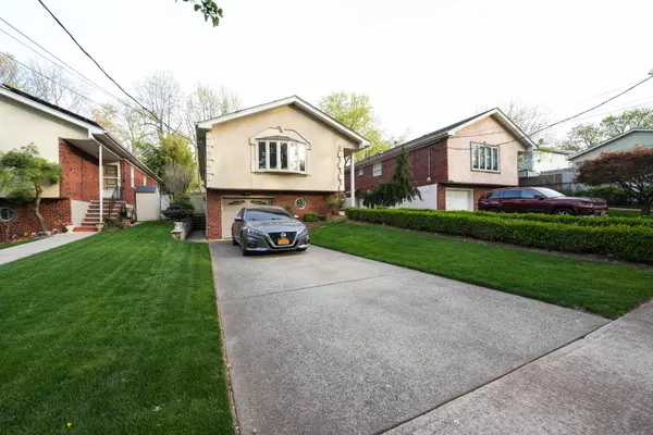 131 Correll Ave, Staten Island, NY 10312-1222