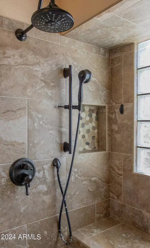 5609 W FRYE Road, Chandler, AZ 85226