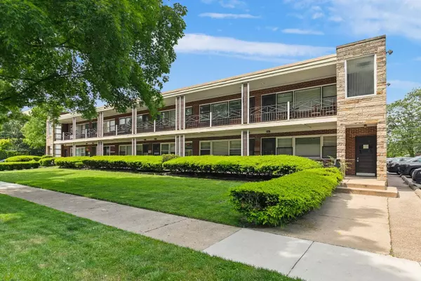 1005 N Harlem AVE #C, Oak Park, IL 60302