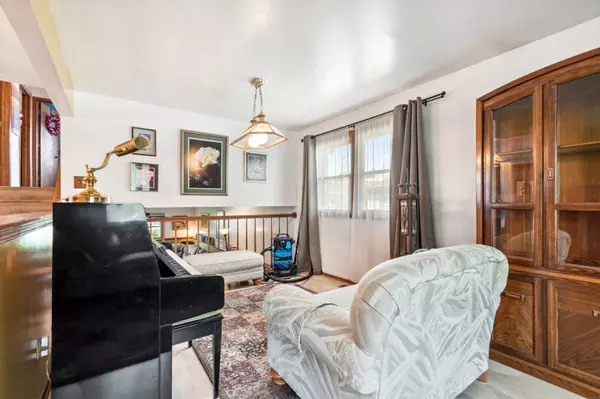 9644 Marion Avenue, Oak Lawn, IL 60453