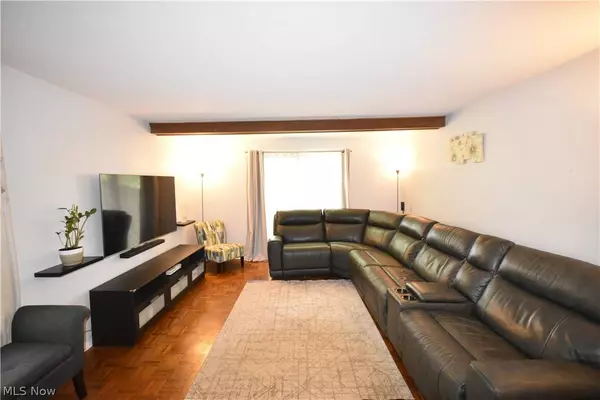 32764 Washington CT #64, Solon, OH 44139