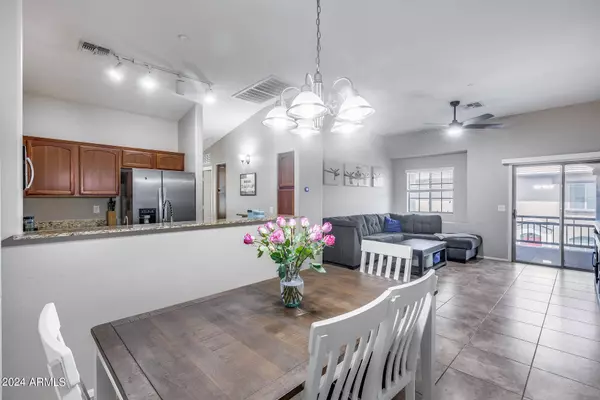 2725 E MINE CREEK Road #2162, Phoenix, AZ 85024