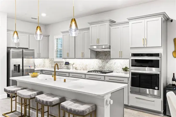 2010 Hollowcreek Trail, Lewisville, TX 75010