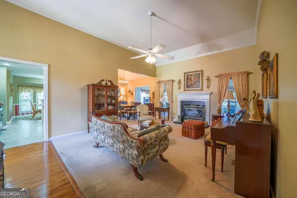 6 Saddlebrook DR, Cartersville, GA 30120