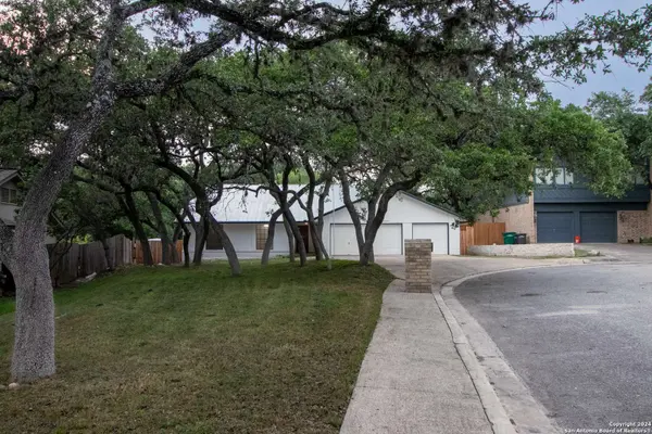 15209 SUMMERTON OAK ST, San Antonio, TX 78232-4036