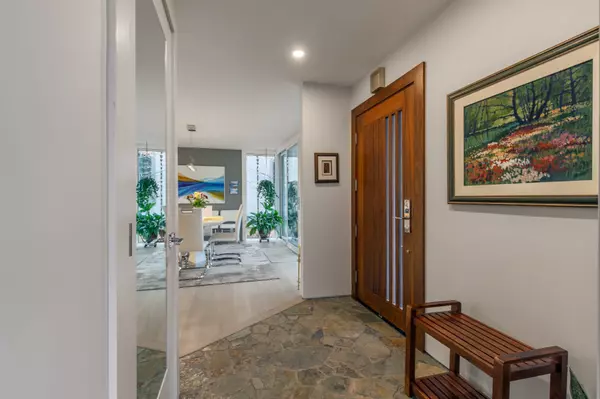 House For Sale Lethbridge South - Henderson Lake - Lethbridge, Alberta 