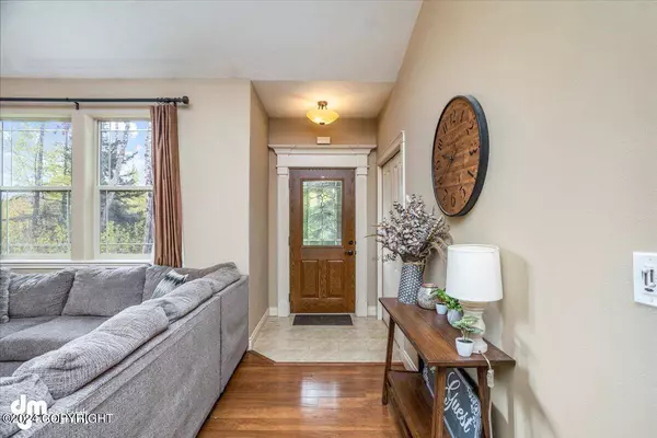 4975 W Northern Rose LN, Wasilla, AK 99623