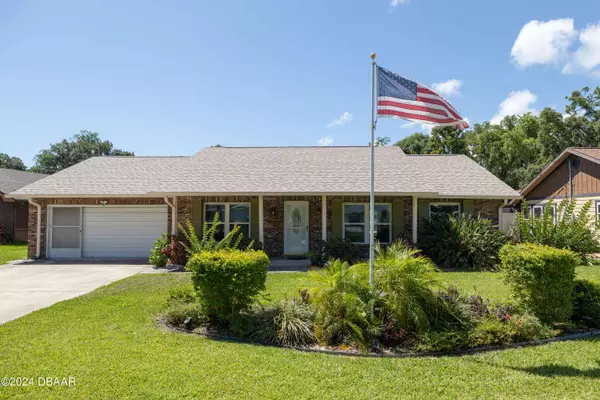 627 Cherokee LN, Daytona Beach, FL 32117