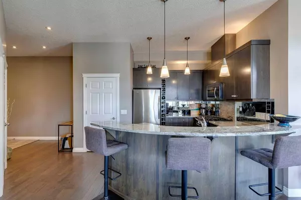 10 Hemlock CRES SW #402, Calgary, AB T3C2Z1