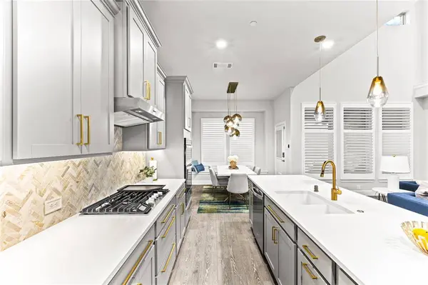 2010 Hollowcreek Trail, Lewisville, TX 75010