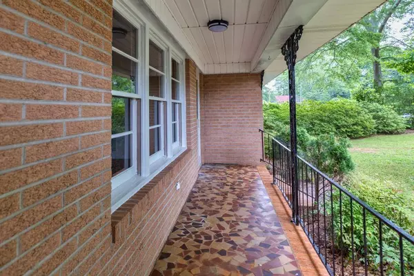 414 Grogan ST, Lavonia, GA 30553