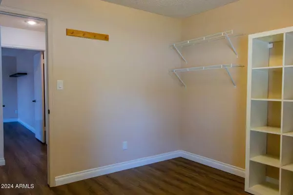 5609 W FRYE Road, Chandler, AZ 85226