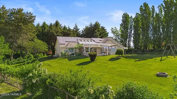 1241 Nelson Rd, Granger, WA 98932