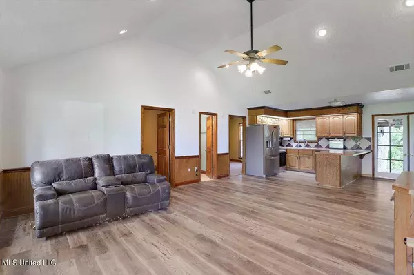 2747 Davis Road, Terry, MS 39170