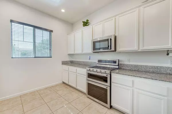 3797 N Carriage Avenue, Fresno, CA 93727