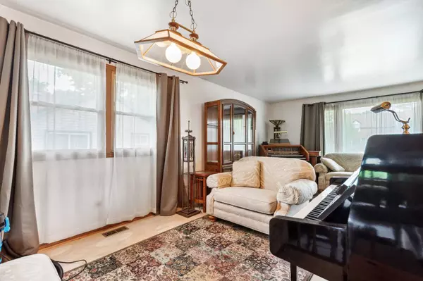 9644 Marion Avenue, Oak Lawn, IL 60453