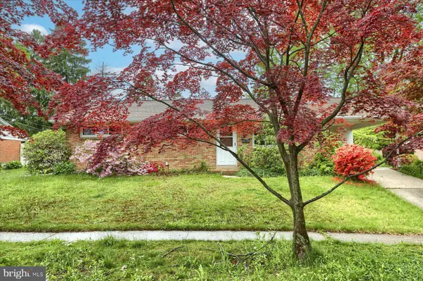 27 BRENTWOOD RD, Camp Hill, PA 17011