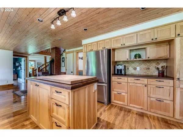 18400 NE ERICKSON RD, Brush Prairie, WA 98606