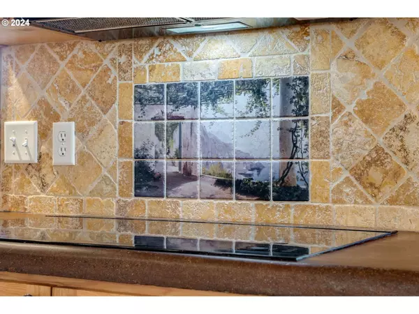 18400 NE ERICKSON RD, Brush Prairie, WA 98606