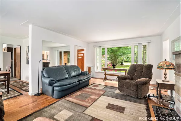 4166 Highgate Road, Norton Shores, MI 49441