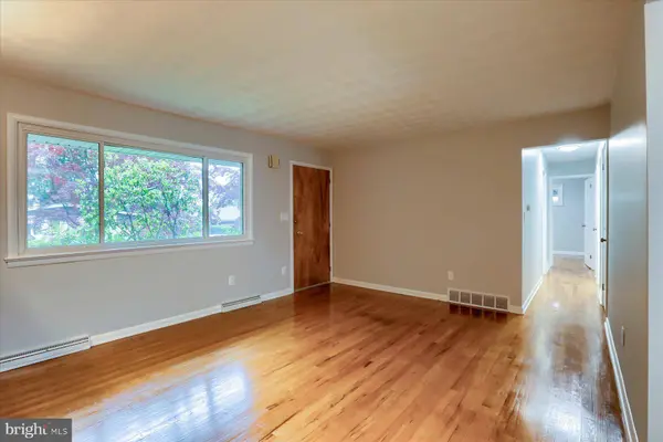 27 BRENTWOOD RD, Camp Hill, PA 17011