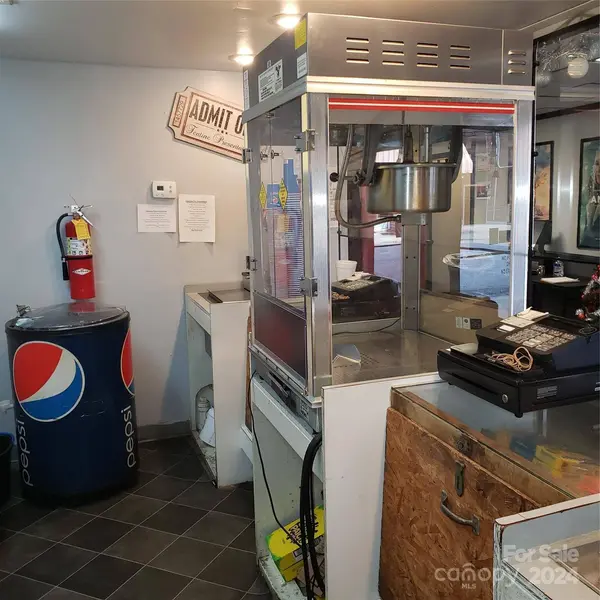 117 N College AVE, Newton, NC 28658