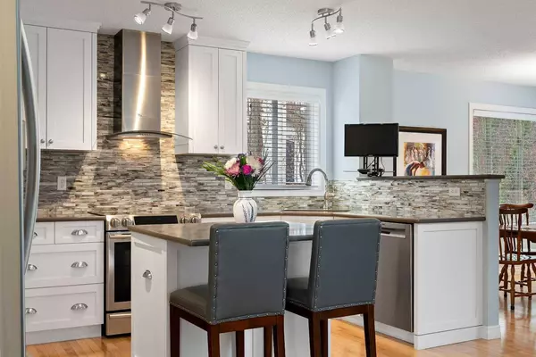 194 Citadel Estates HTS NW, Calgary, AB T3G 5E5