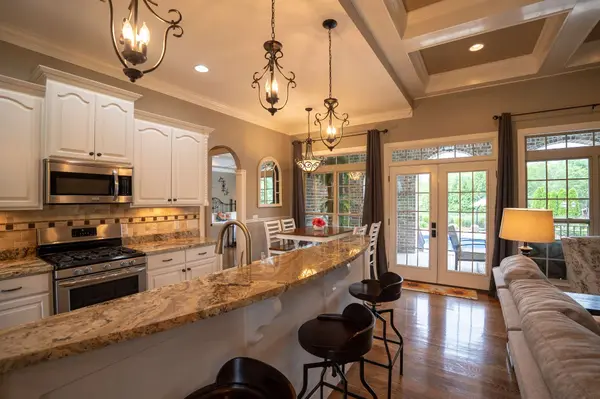 322 Bowling Branch Rd, Cottontown, TN 37048